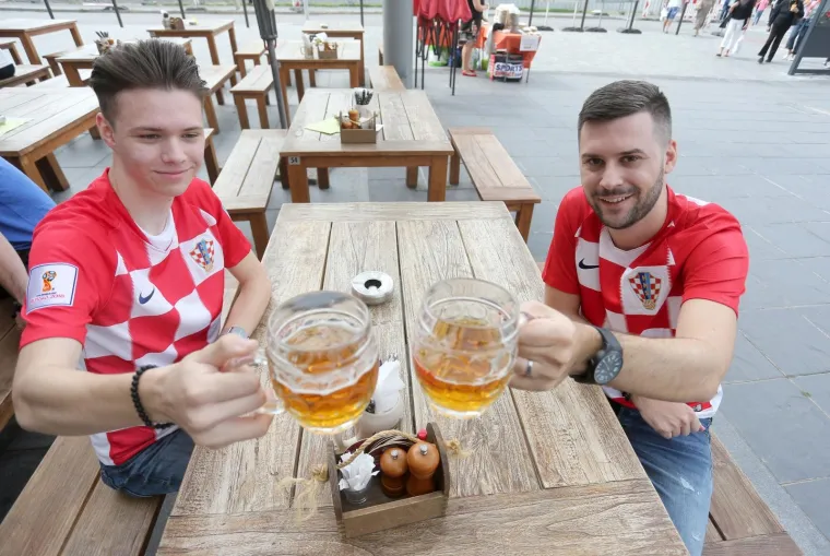 U trnavi se traži karta vi&scaron;e, a ulice obojane u crveno-bijele kvadratiće.