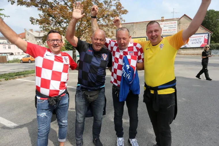 06.09.2019., Trnava, Slovacka - Hrvatski navijaci zagrijavaju se za pocetak kvalifikacijske utakmice za Europsko prvesntvo izmedju Slovacke i Hrvatske. Photo: Davor Javorovic/PIXSELL