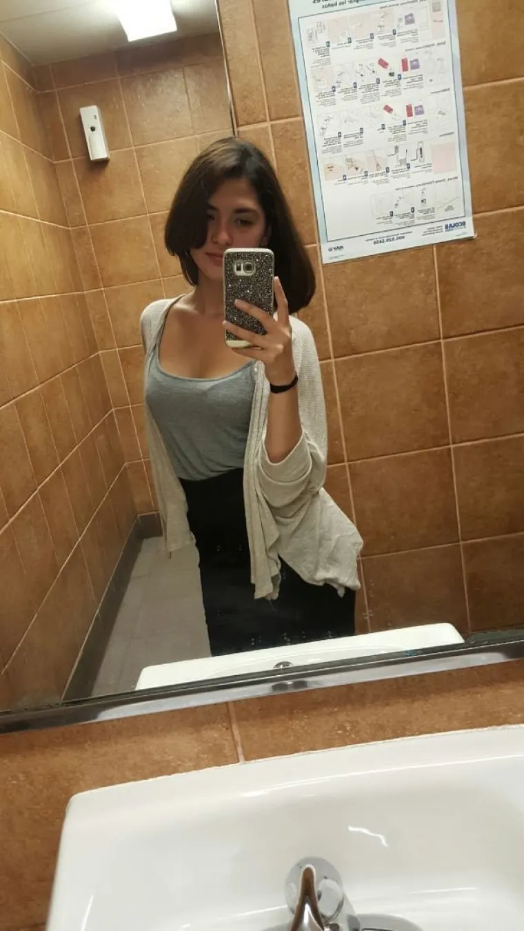 NJIHOVE LISTE ČEKANJA SU SIGURNO DUGE: Bježe na pauzu i slikaju goli&scaron;ave, a mnoge rade ba&scaron; u zdravstvu