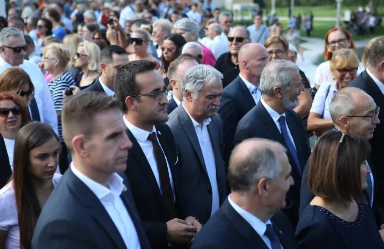 Nadbiskup Barišić u Solinu: 'Ako se u životu koristimo nepoštenjem, ugrozit ćemo nove naraštaje'