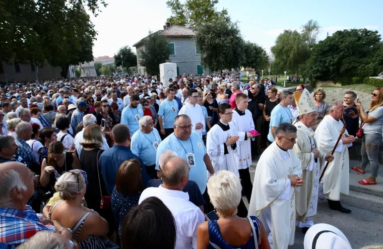 Nadbiskup Barišić u Solinu: 'Ako se u životu koristimo nepoštenjem, ugrozit ćemo nove naraštaje'