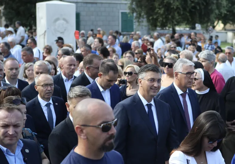 Nadbiskup Barišić u Solinu: 'Ako se u životu koristimo nepoštenjem, ugrozit ćemo nove naraštaje'