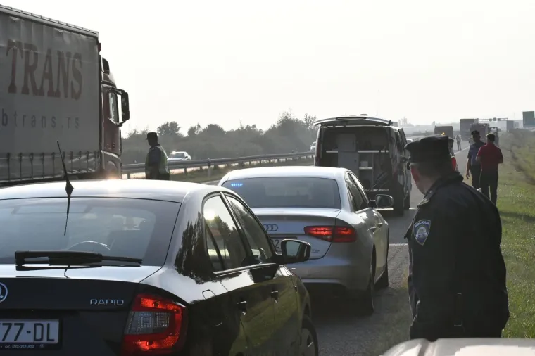 Strava na autocesti A3: Automobil sletio s ceste i zapalio se, nekoliko osoba smrtno stradalo