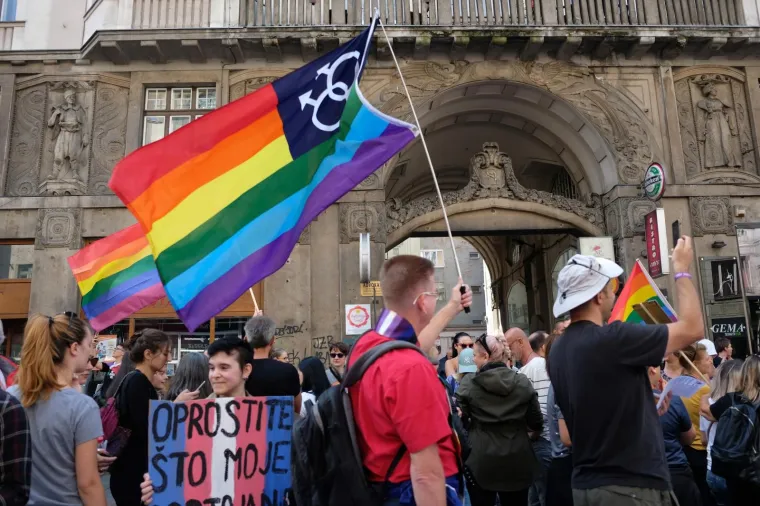 Prva povorka ponosa u BiH: Sarajevo zajedno i solidarno - Ima izać!