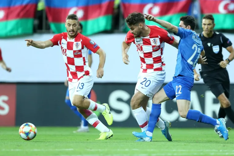 KAD PETKOVIĆ IMA LOPTU, SVIMA SE TRESU GAĆE: Vatreni vode veliku bitku s Azerima