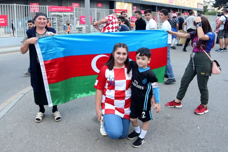 09.09.2019., stadion Backell Arena, Baku, Azerbajdzan- Kvalifikacijske za Europsko prvesntvo, skupina E, 5. kolo, Azerbajdzan - Hrvatska. Navijaci dolaze na utakmicu. Photo: Luka Stanzl/PIXSELL