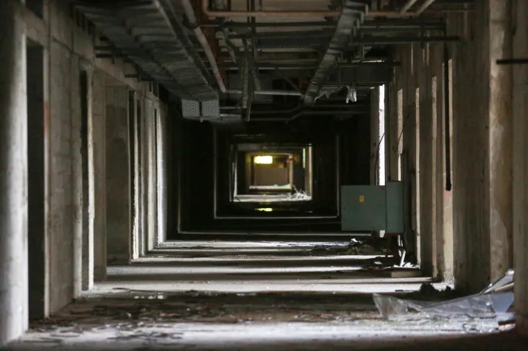 Kao u horor filmu! Pogledajte kako izgleda nikad dovr&scaron;ena Sveučili&scaron;na bolnica u Blatu