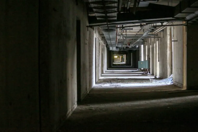 Kao u horor filmu! Pogledajte kako izgleda nikad dovr&scaron;ena Sveučili&scaron;na bolnica u Blatu