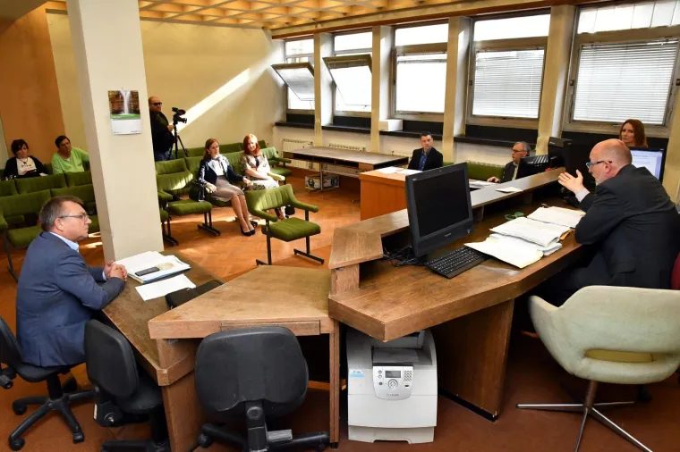 Župan Toma&scaron;ević opet se nije pojavio na suđenju za obiteljsko nasilje: 'Želi dobiti na vremenu'