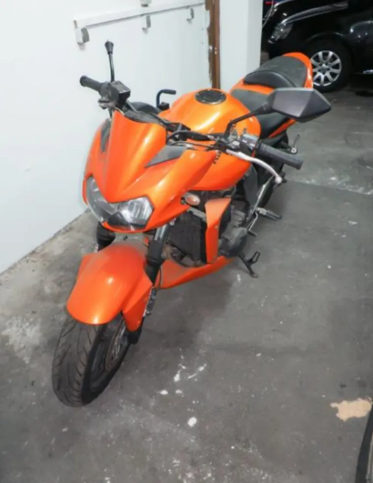 Godina proizvodnje 2004. Prodaje se po početnoj cijeni (PDV uključen) od 525,85 kn. Dosad je pre&scaron;ao 45.610 km.