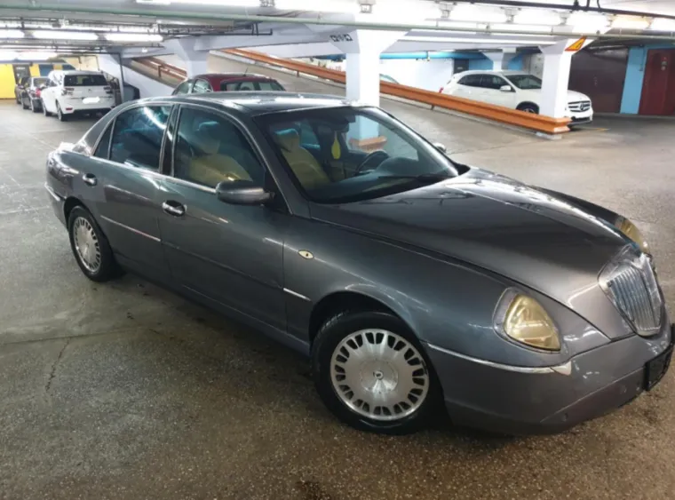 Godina proizvodnje 2003. Prodaje se po početnoj cijeni od 1.790,00 kn. Automobil je dosad pre&scaron;ao 232.012 km.