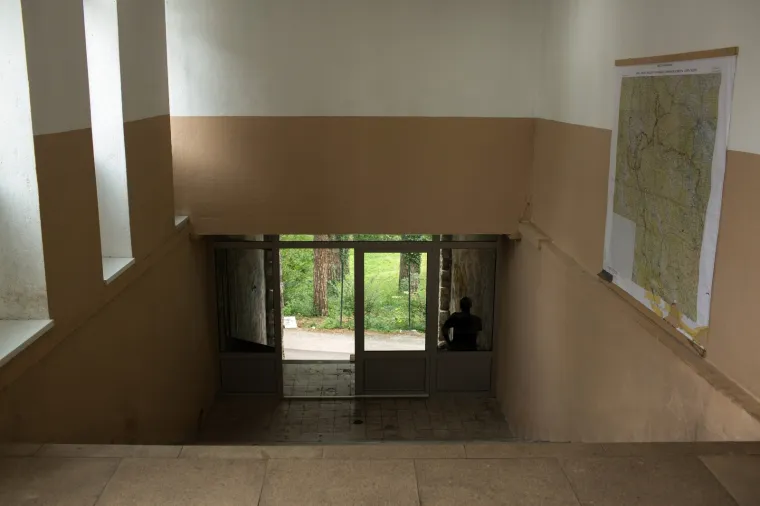 Migranti smje&scaron;teni blizu hrvatske granice: Pogledajte uvjete u kojima žive!