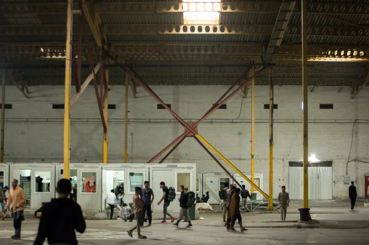 Migranti smje&scaron;teni blizu hrvatske granice: Pogledajte uvjete u kojima žive!