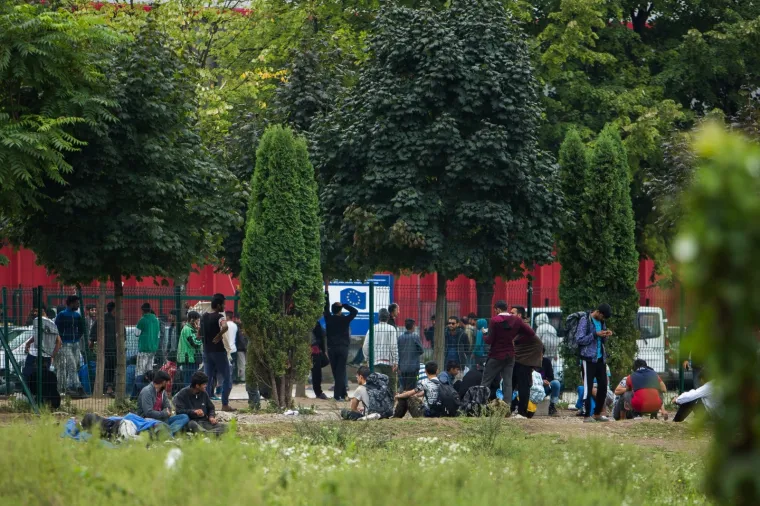 Migranti smje&scaron;teni blizu hrvatske granice: Pogledajte uvjete u kojima žive!