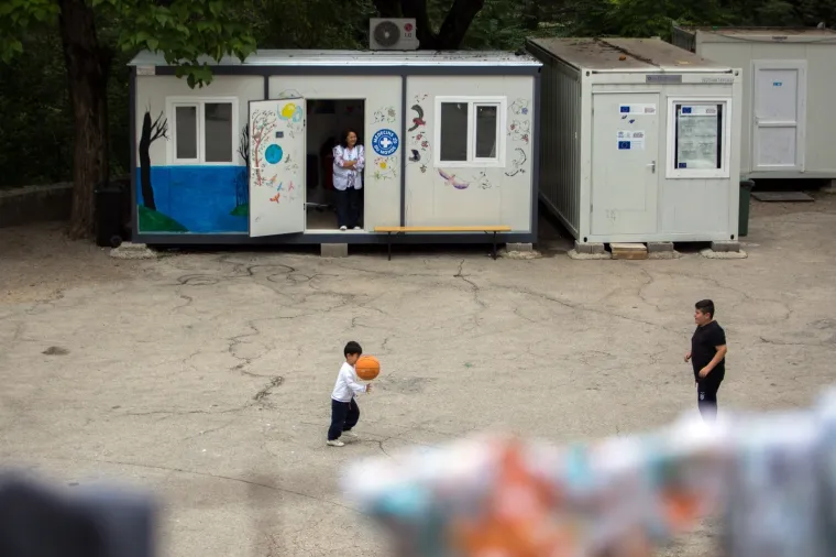 Migranti smje&scaron;teni blizu hrvatske granice: Pogledajte uvjete u kojima žive!