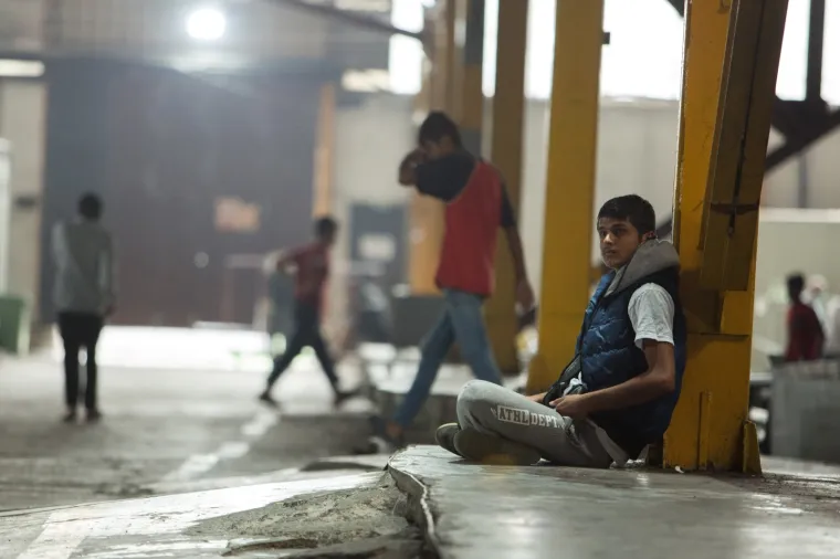 Migranti smje&scaron;teni blizu hrvatske granice: Pogledajte uvjete u kojima žive!