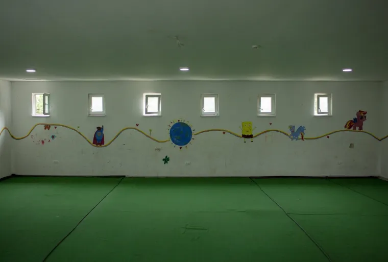 Migranti smje&scaron;teni blizu hrvatske granice: Pogledajte uvjete u kojima žive!