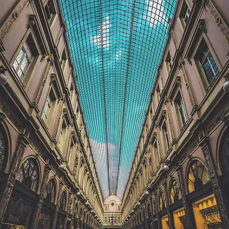 Ovaj Instagram se bavi samo savršenim fotografijama simetrije zbog koje ne možemo doći sebi