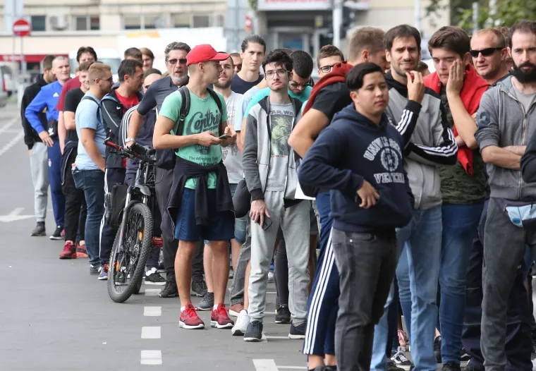 Navijači u redovima čekaju na ulaznicu za Dinamo u Ligi prvaka: Dvije tribine već rasprodane!