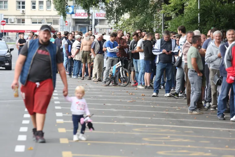 Navijači u redovima čekaju na ulaznicu za Dinamo u Ligi prvaka: Dvije tribine već rasprodane!