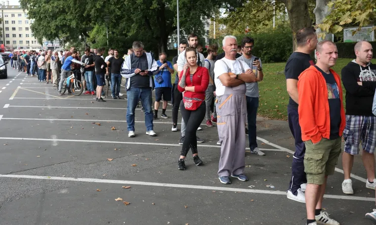 Navijači u redovima čekaju na ulaznicu za Dinamo u Ligi prvaka: Dvije tribine već rasprodane!