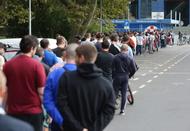 Navijači u redovima čekaju na ulaznicu za Dinamo u Ligi prvaka: Dvije tribine već rasprodane!