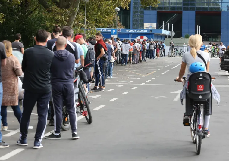 Navijači u redovima čekaju na ulaznicu za Dinamo u Ligi prvaka: Dvije tribine već rasprodane!