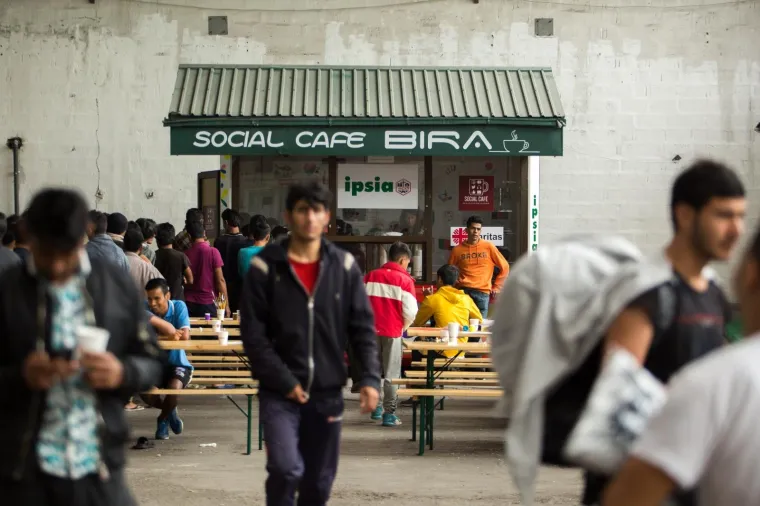 SASVIM BLIZU HRVATSKE: Pogledajte kako izgleda svakodnevni život migranata u izbjegličkim kampovima u Bihaću