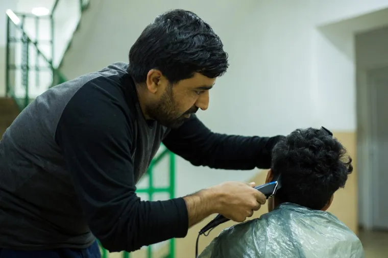 SASVIM BLIZU HRVATSKE: Pogledajte kako izgleda svakodnevni život migranata u izbjegličkim kampovima u Bihaću