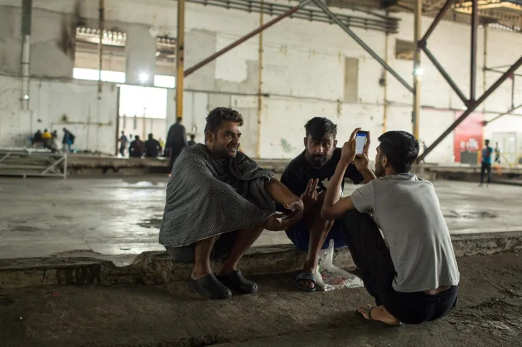 SASVIM BLIZU HRVATSKE: Pogledajte kako izgleda svakodnevni život migranata u izbjegličkim kampovima u Bihaću