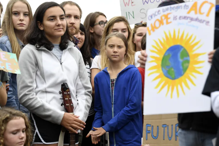 Greta Thunberg s klimatskim aktivistima stigla Trumpu pred vrata: 'Nikada ne odustajte!'