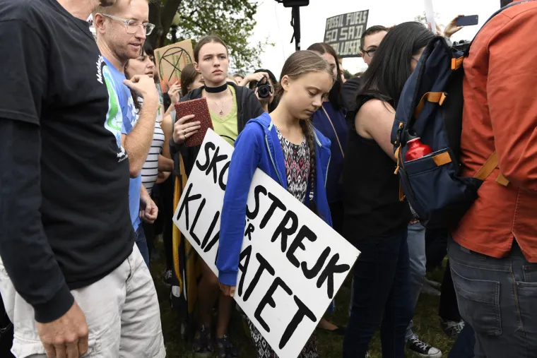 Greta Thunberg s klimatskim aktivistima stigla Trumpu pred vrata: 'Nikada ne odustajte!'