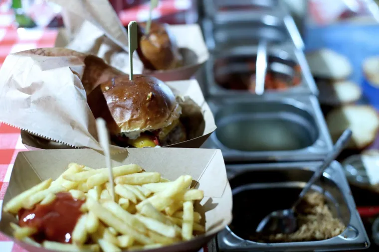 Burgermanija u Zagrebu: Burgeri lovačkog okusa, s viskijem, vege burgeri, sočna rebarca fini slatki&scaron;i...