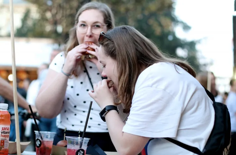 Burgermanija u Zagrebu: Burgeri lovačkog okusa, s viskijem, vege burgeri, sočna rebarca fini slatki&scaron;i...