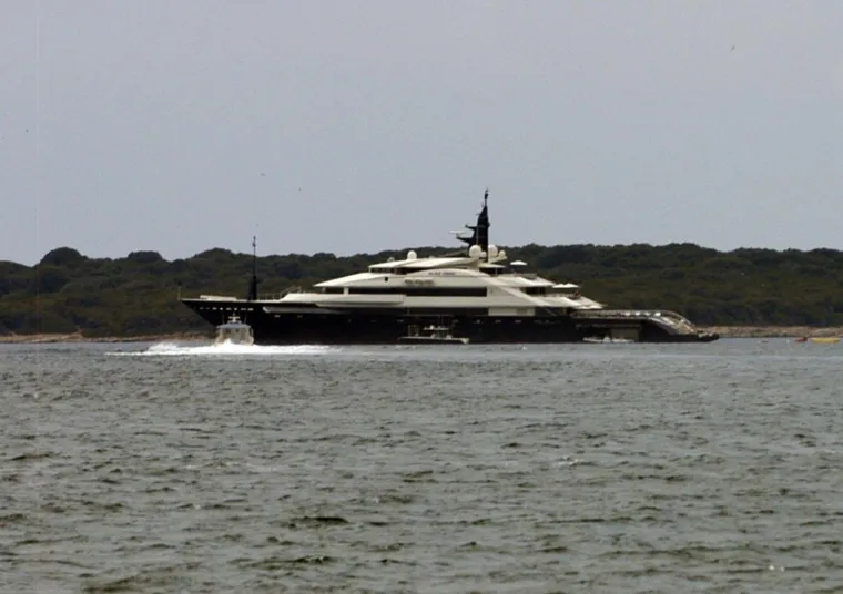 Kakav prizor! Bill Gates i Roman Abramovič kod Korčule usidrili svoje 'plutajuće dvorce'