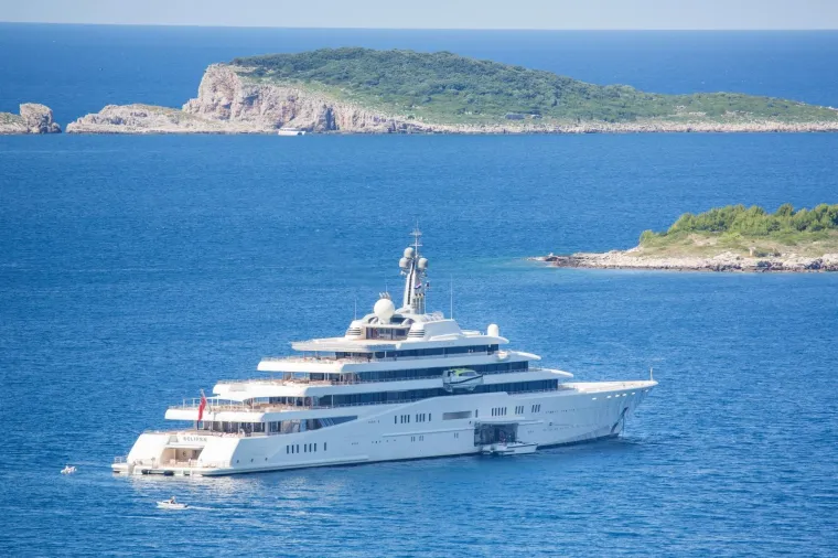 Kakav prizor! Bill Gates i Roman Abramovič kod Korčule usidrili svoje 'plutajuće dvorce'