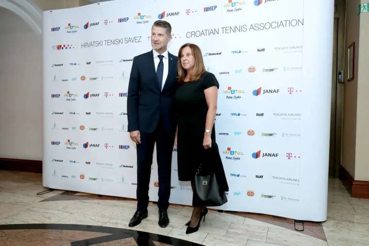 BOLJE POLOVICE SU BLISTALE: Ovako je to izgledalo na predivnoj teniskoj glamuroznoj noći