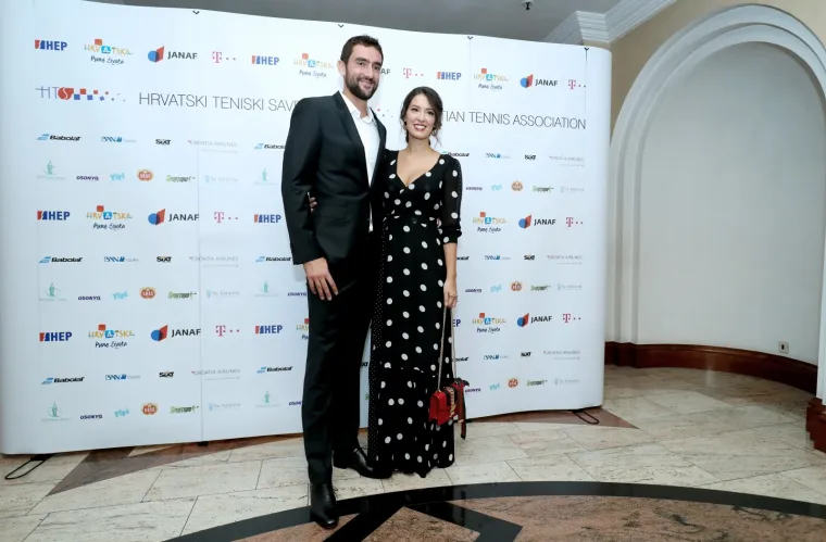 BOLJE POLOVICE SU BLISTALE: Ovako je to izgledalo na predivnoj teniskoj glamuroznoj noći