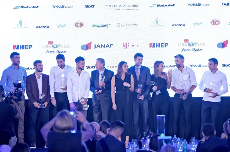 BOLJE POLOVICE SU BLISTALE: Ovako je to izgledalo na predivnoj teniskoj glamuroznoj noći