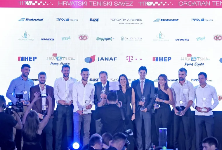 BOLJE POLOVICE SU BLISTALE: Ovako je to izgledalo na predivnoj teniskoj glamuroznoj noći