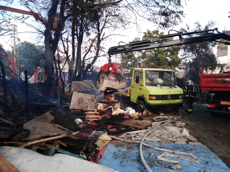 Uga&scaron;en požar u centru Zagreba: Pogledajte &scaron;to je sve bilo u dvori&scaron;tu gdje je buknula vatra!