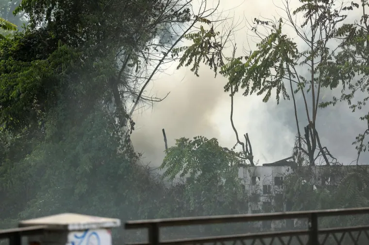 Dramatične scene iz centra Zagreba: Zapalio se otpad kod Botaničkog vrta!