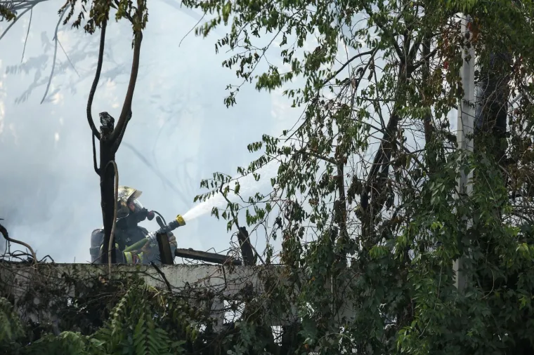 Dramatične scene iz centra Zagreba: Zapalio se otpad kod Botaničkog vrta!