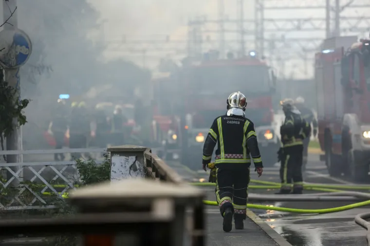 Dramatične scene iz centra Zagreba: Zapalio se otpad kod Botaničkog vrta!