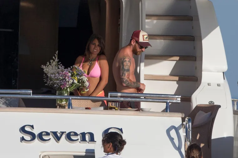 Lionel Messi i njegova supruga i ljubav iz mladih dana Antonellu Roccuzzo (31.) jedan su ods najpopularnijih parova svijeta.