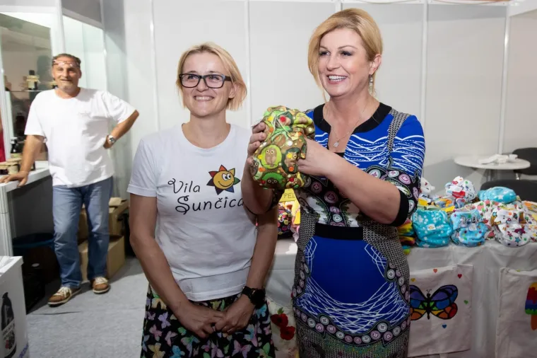 &Scaron;to li će reći Jakov: Predsjednica pro&scaron;etala Krapinom, &scaron;opingirala na &scaron;tandovima i izgrlila se s - Linom