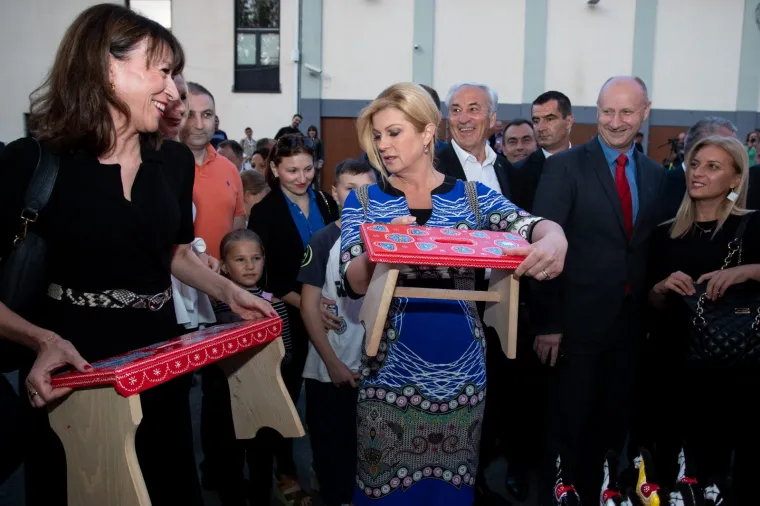 &Scaron;to li će reći Jakov: Predsjednica pro&scaron;etala Krapinom, &scaron;opingirala na &scaron;tandovima i izgrlila se s - Linom