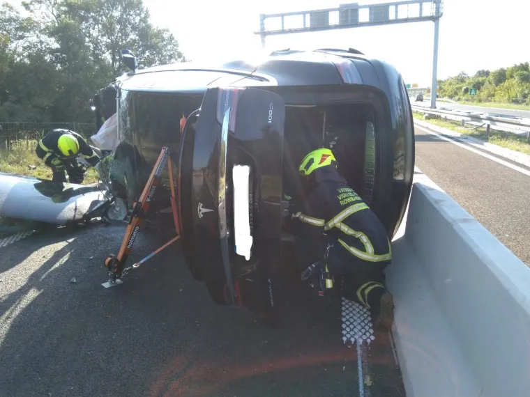 Nepropisno pretjecao na Ipsilonu pa slupao Teslu od 800.000 kuna!