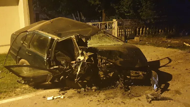 Strava kod Pleternice! Auto uni&scaron;ten do neprepoznatljivosti: 'Letio je zrakom vi&scaron;e od 50 metara. Motor mu je zavr&scaron;io u krilu'