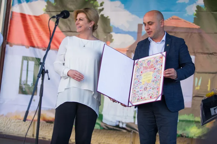 Predsjednica opet u omiljenoj kombinaciji: Toliko je dobra da ju je ponovila